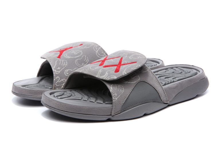 KAWS x Air Jordan 4 Cool Grey 930155-003-001